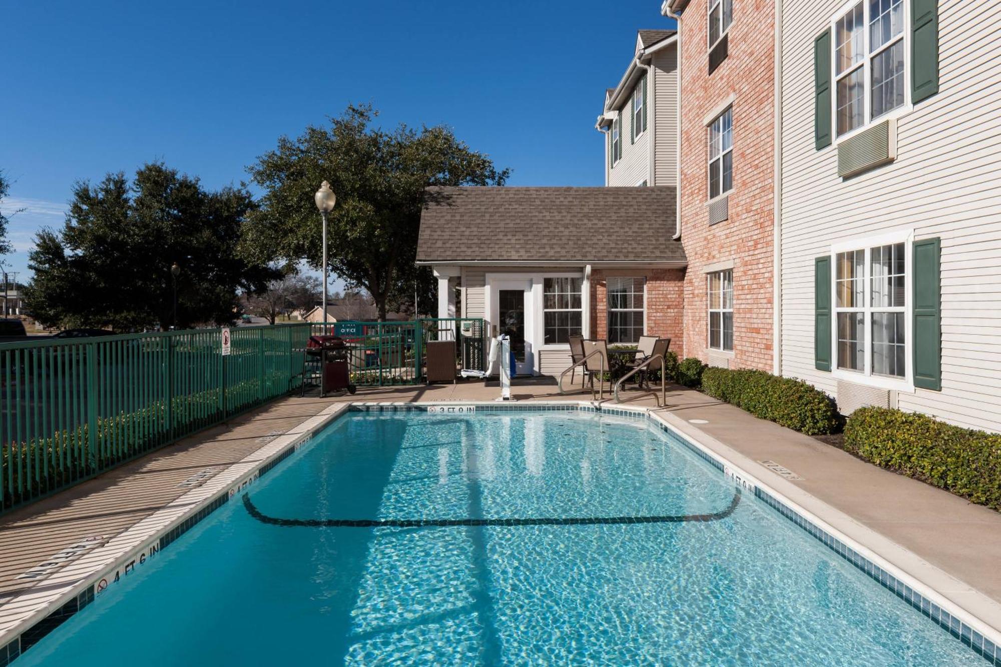 Towneplace Suites By Marriott College Station Exterior photo